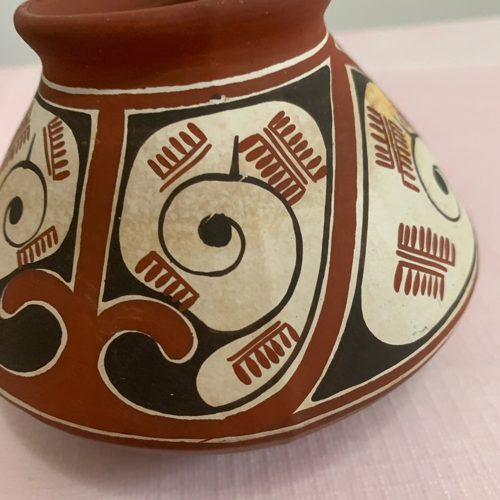 Quibor Lara Pottery Venezuelan Bud Vase Hand Painted - Picture 5 of 8